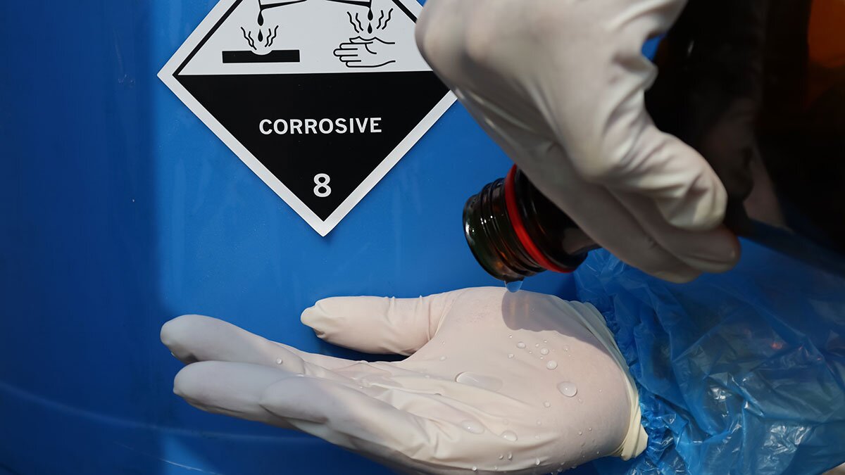 7 Ways to Extend the Life of Chemical-Resistant Gloves