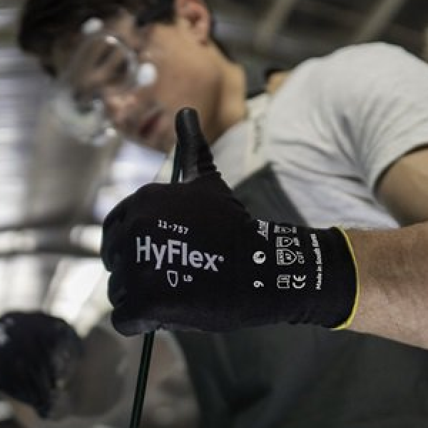 HyFlex 11-757 Light-Duty Industrial Glove In Use