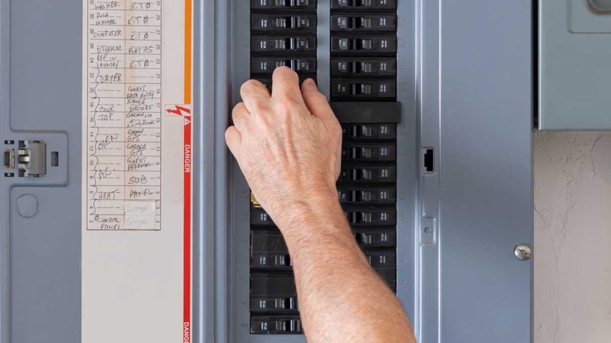 How to Reset a Circuit Breaker in 5 Steps
