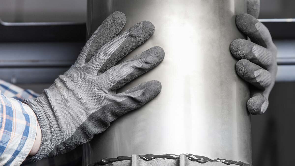 6 Quick Tips for Choosing Coated Gloves for the Assembly Line
