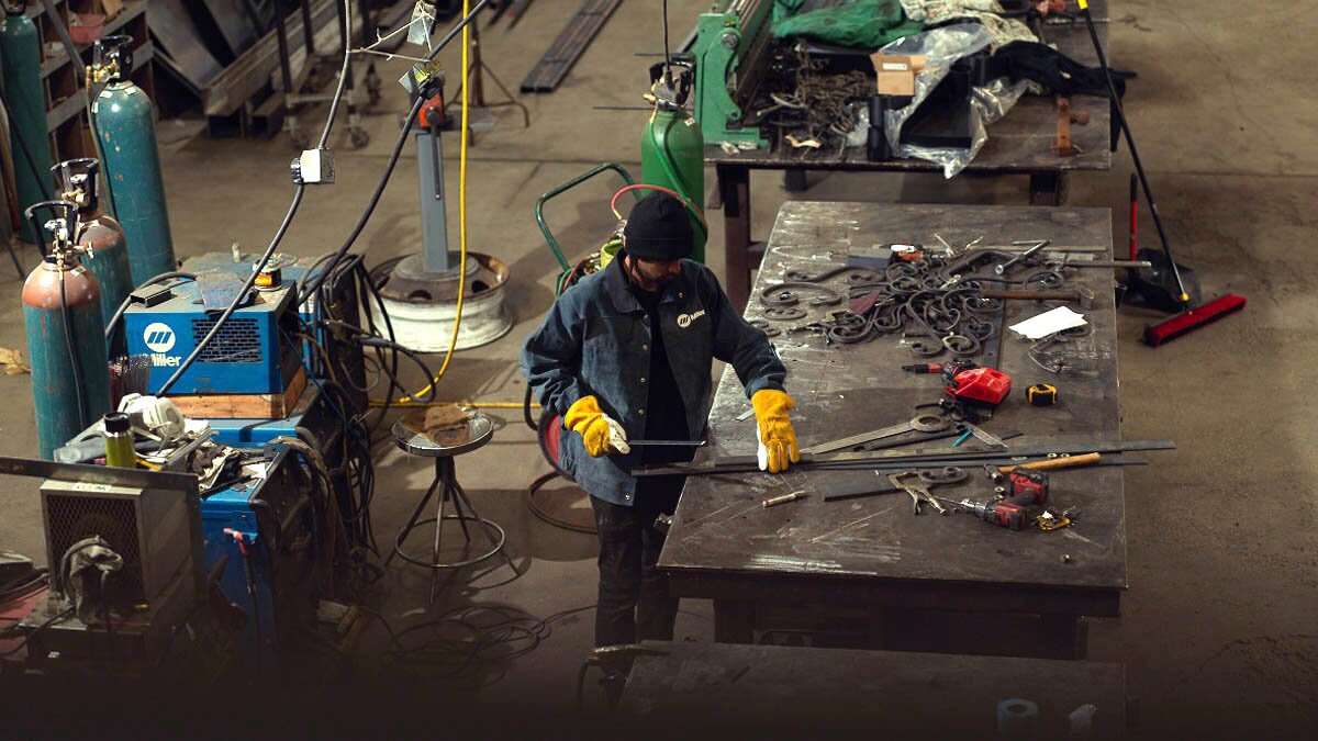 Bimetal vs. Carbide Hole Saws: Choosing the Right Tool for Machine Shops