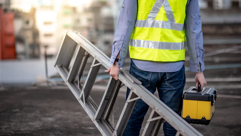 Choosing the Right Ladder for Your Small Business: A Comprehensive Buying Guide