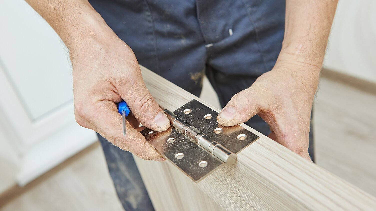 How to Select the Proper Hinge