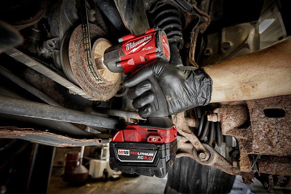 M18 FUEL Mid-Torque Impact Wrench
