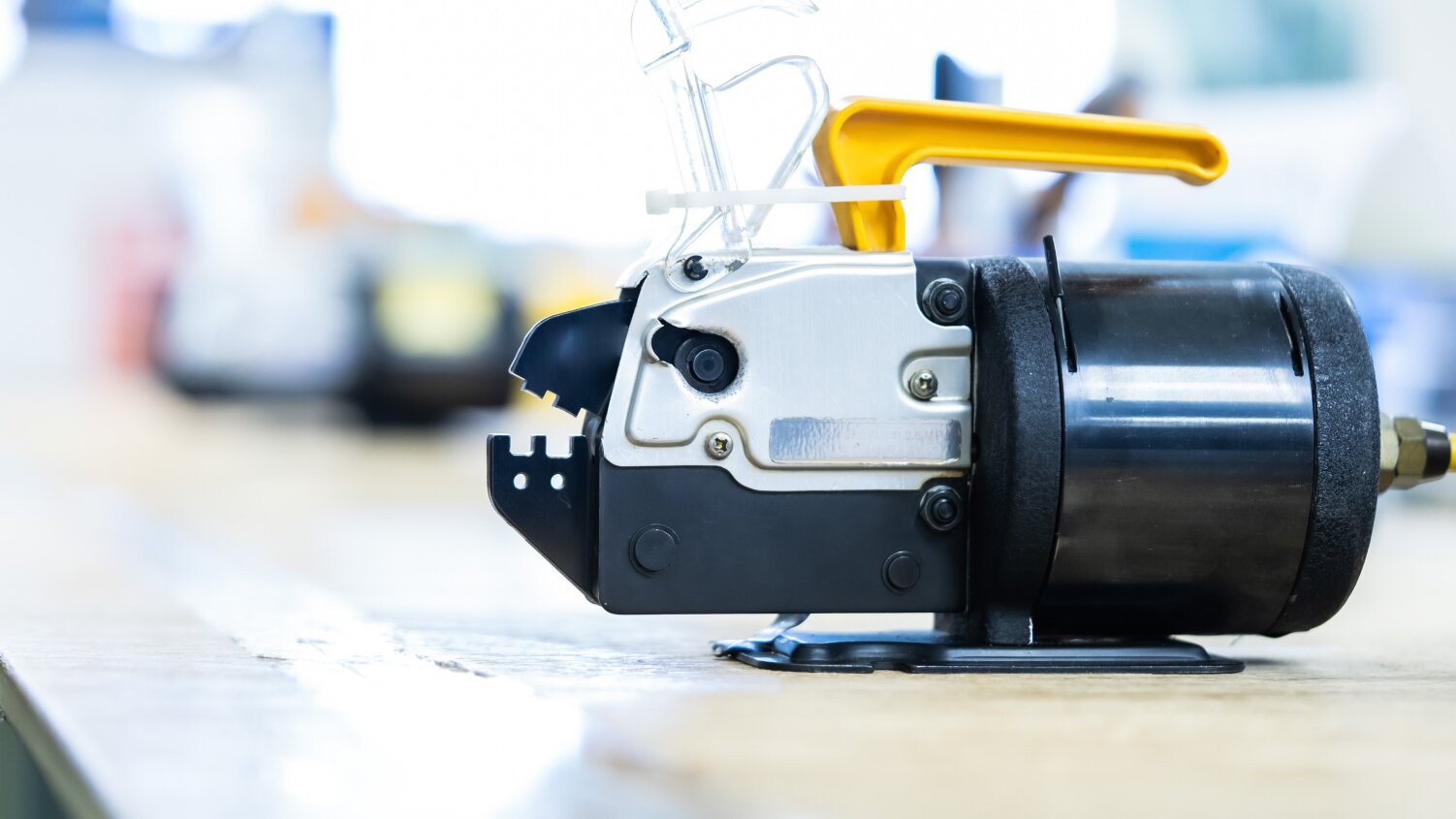 6 Tips for Choosing Between Pneumatic and Hydraulic Crimpers