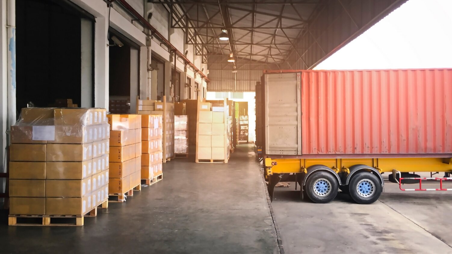 The Ultimate Guide to Loading Dock Safety: Tips and Best Practices