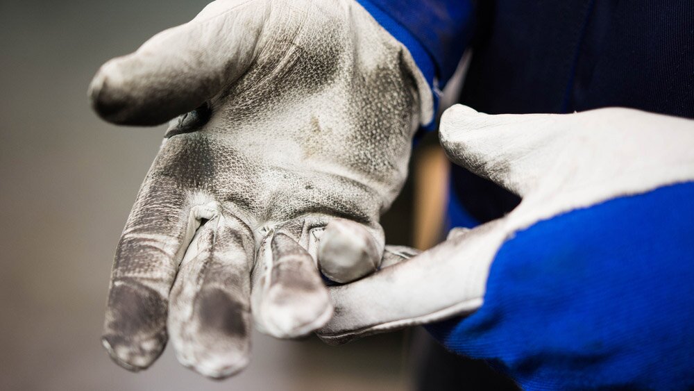 How to Find Your Glove Size: A Complete Guide for the Jobsite