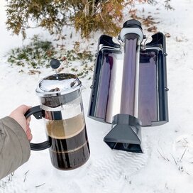 4Patriots SunKettle boils water in the snow to make coffee.