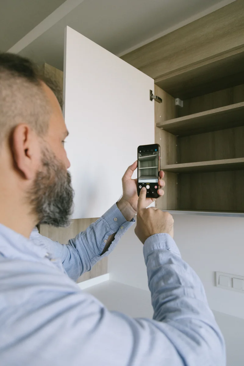 Tenant documenting an apartment condition