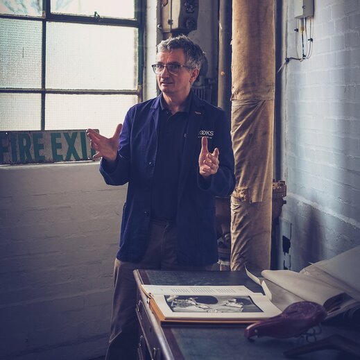 De collega's van Brooks konden veel vertellen over de rijke geschiedenis van Brooks England.