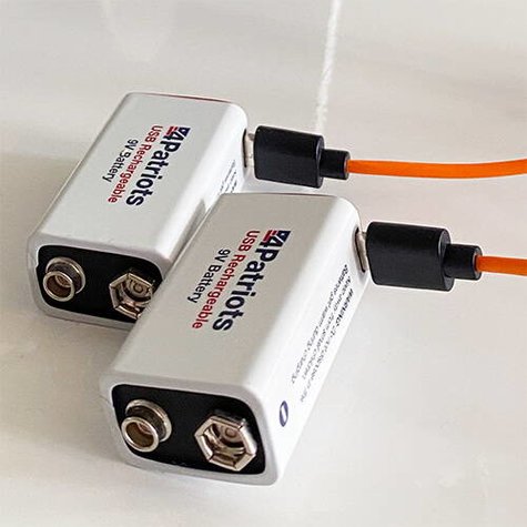 4Patriots USB Rechargeable 9V Battery Kit charging