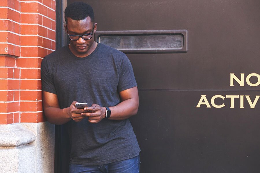 Black man looking for an unsecured loans direct lender online