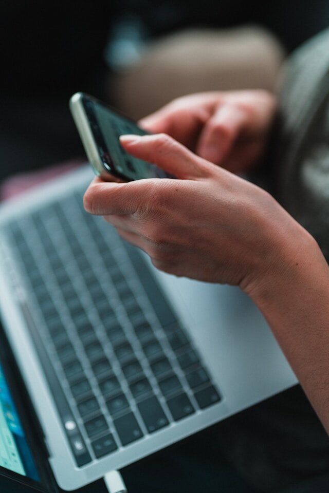Person using cellphone to apply for a loan