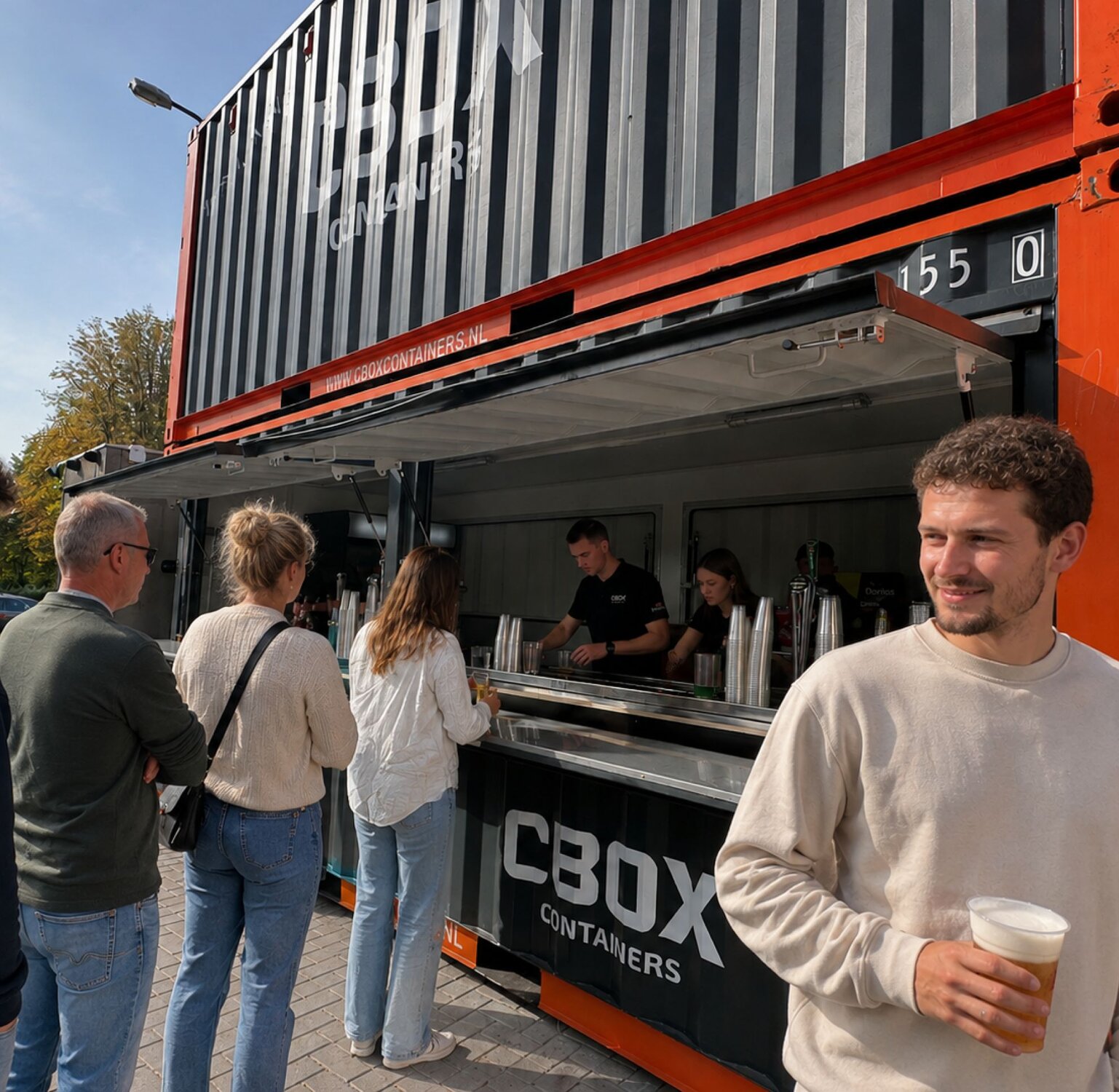 Barcontainer with serving hatch and event-ready layout options