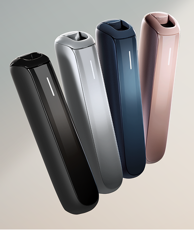 4 Ploom AURA Tabakerhitzer in verschiedenen Farben: Jet Black, Lunar Silver, Navy Blue und Rose Gold.