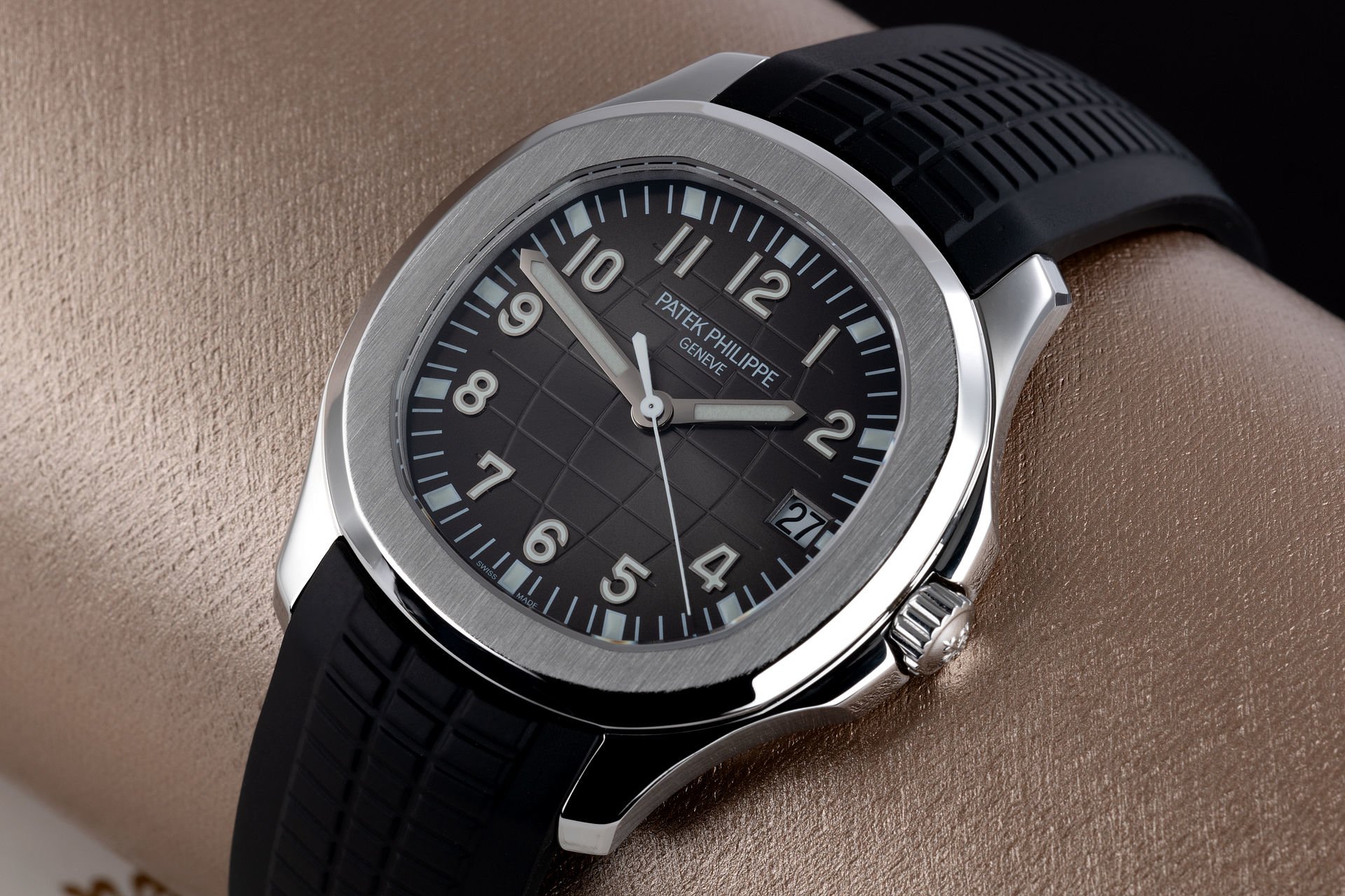 patek aquanaut travel time on wrist