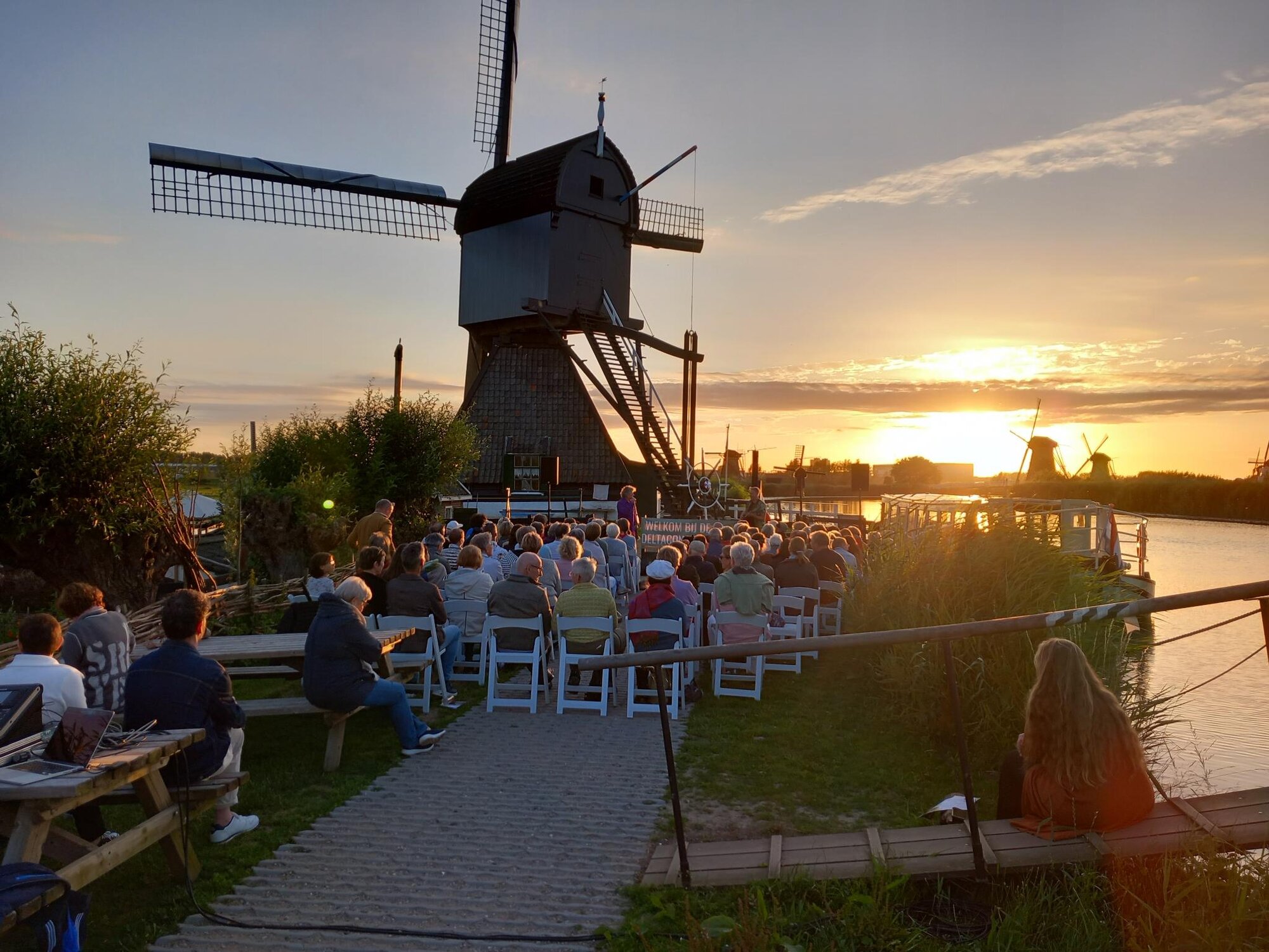 Blokweer Kinderdijk - buitevenement met AV-setup en doek