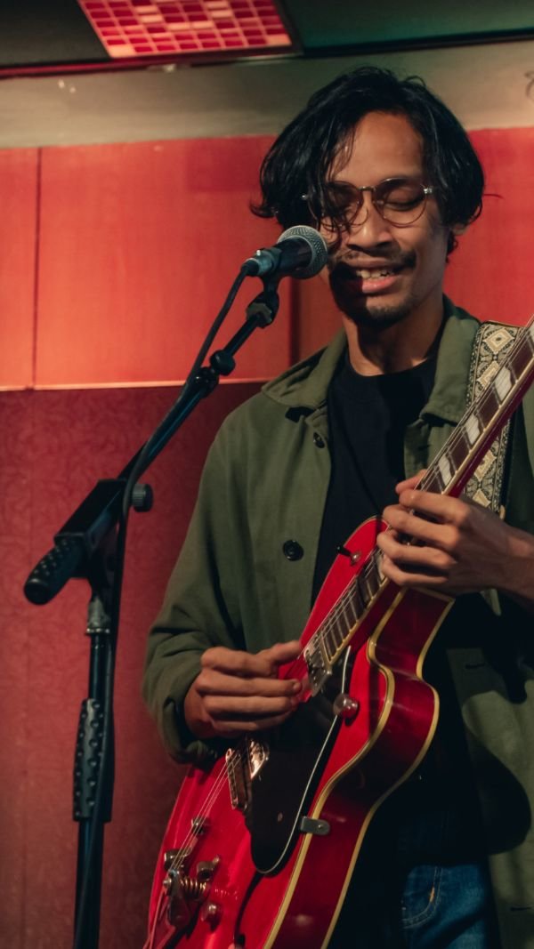 The Art of Crafting the Perfect Setlist to Captivate Your Audience