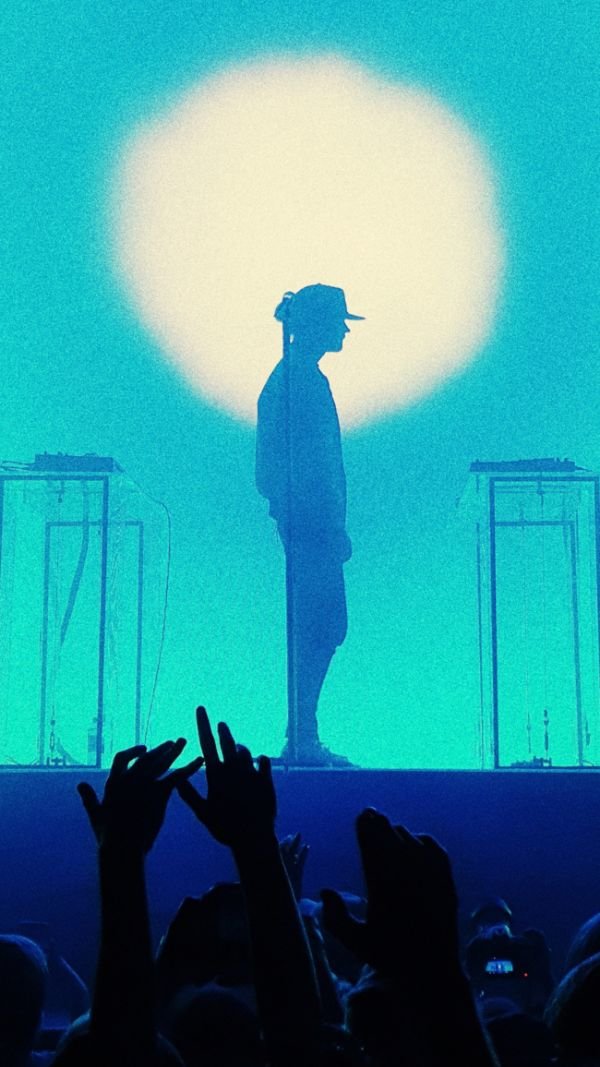 Handling Stage Mishaps Like a Pro: Tips for Bands