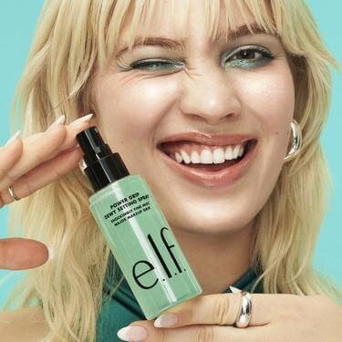Set Your 90's Makeup Look with Setting Spray