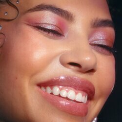 Y2K Makeup Look