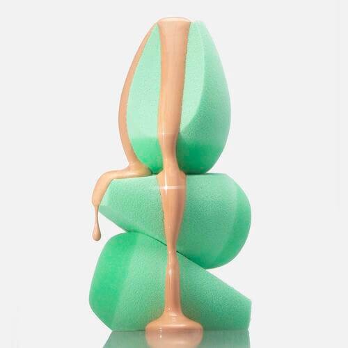 Angled silicone face sponge