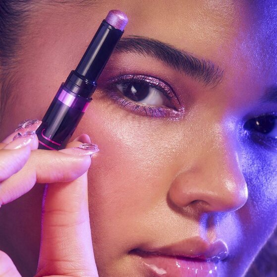 Add Sparkle to Your Eye Lids