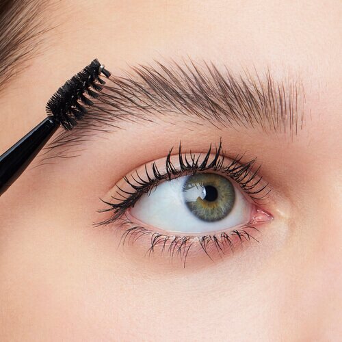 Sculpted Brows Using Clear Brow Gel