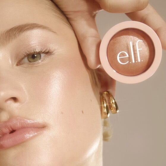 Glowing Skin After Applying Halo Glow Silky Highlighter Powder