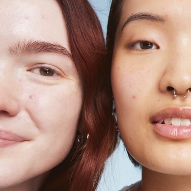 Models with Glowy Skin 