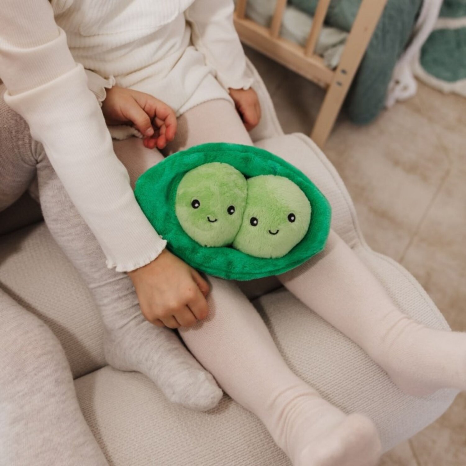 magnetic plush toy - peas in a pod