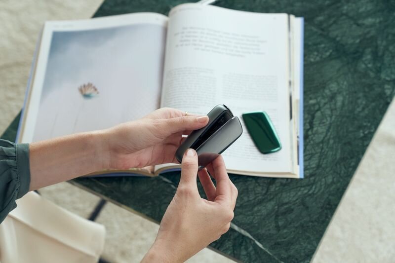 Odnímanie predného krytu zo zariadenia Ploom X Advanced