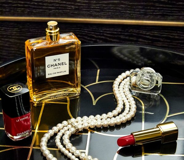 London beauty and luxury photographer Nona Duch