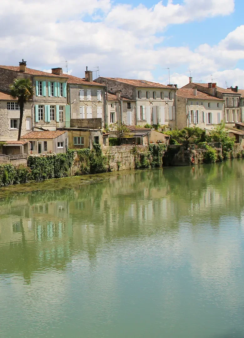 Découvrez les villages de Pierres et d’Eau en Charente-Maritime