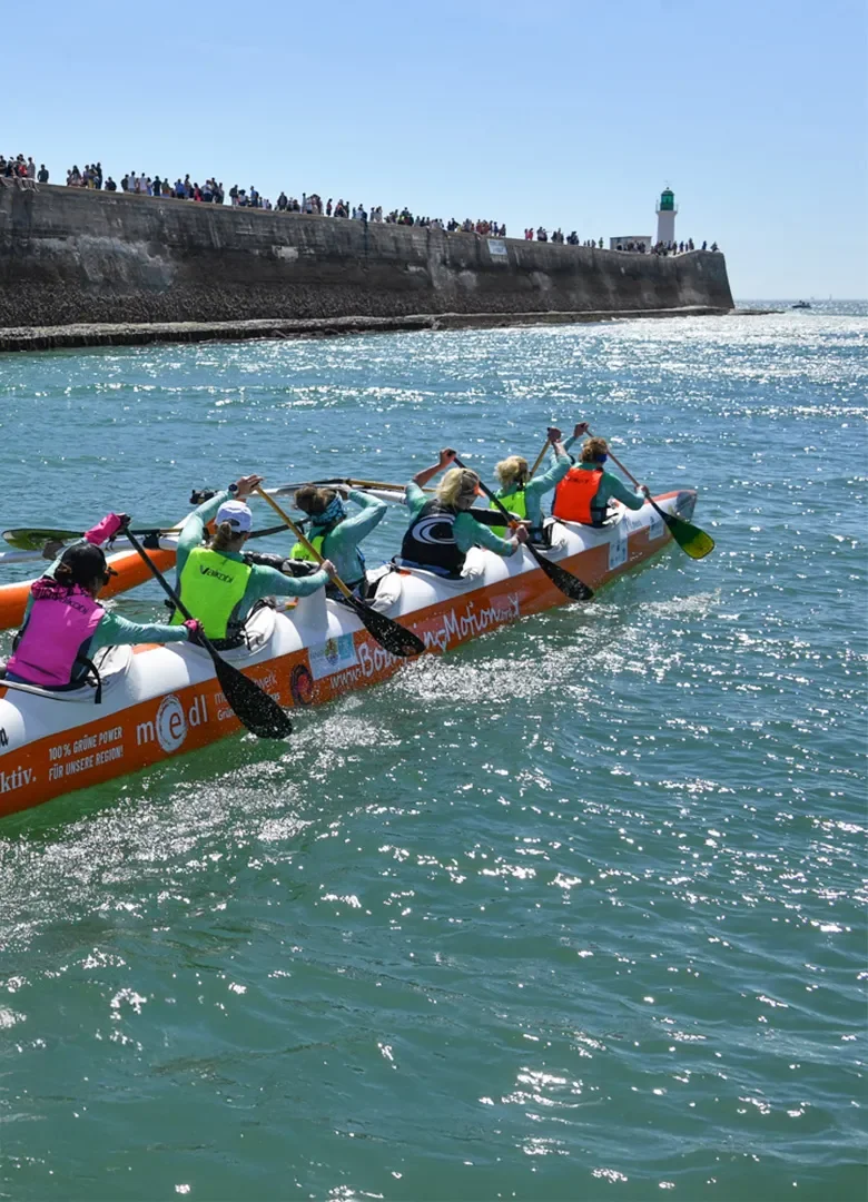 Vendée Va’a : la course de pirogues aux Sables d’Olonne