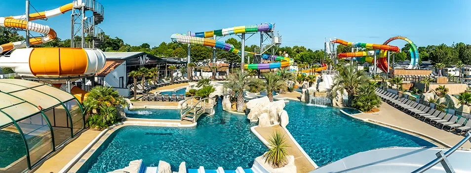 Parc aquatique du Camping Club Les Brunelles 5 étoiles.