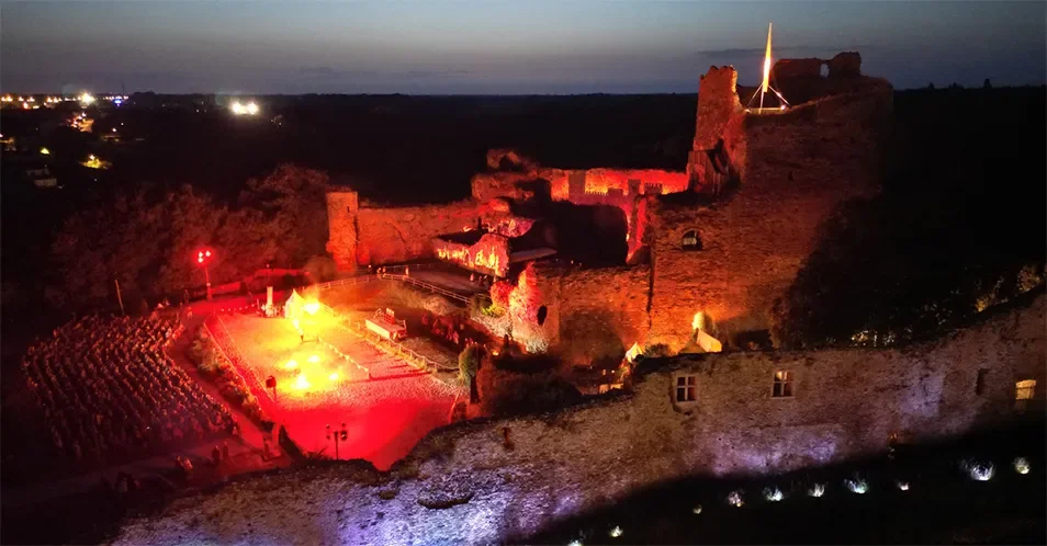Spectacle nocturne au château de Talmont-Saint-Hilaire : L'épopée de Richard Cœur de Lion.