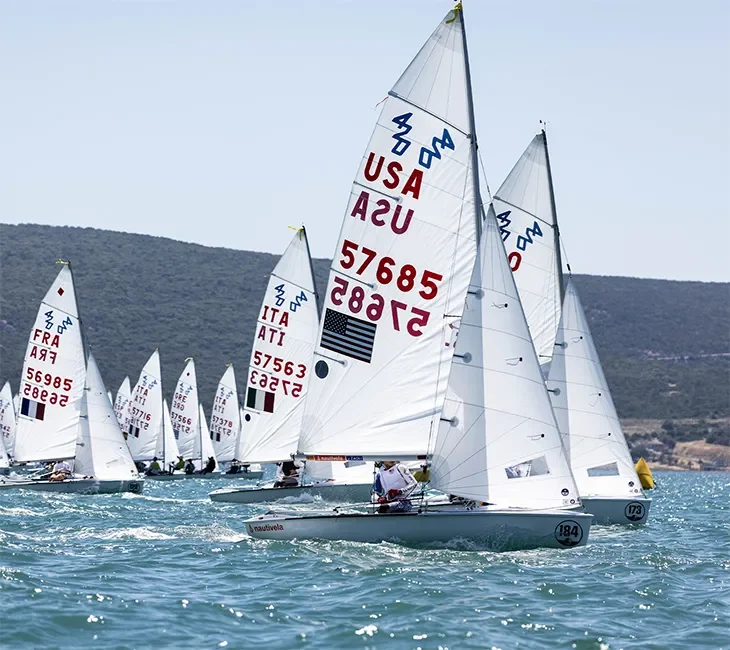 Vibrez pour le Championnat du monde 420 de Biscarrosse dans nos Campings Clubs 4*