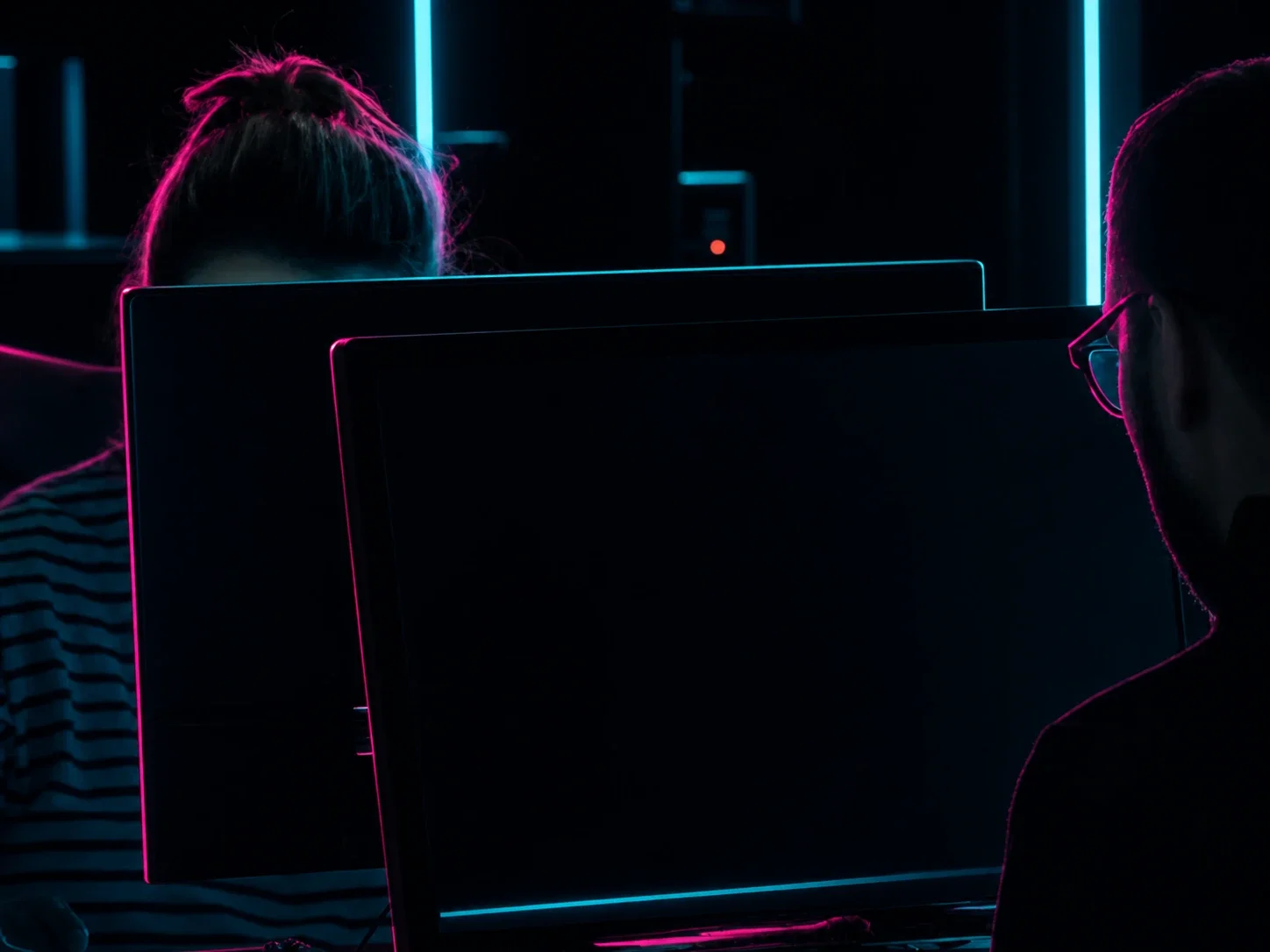 woman at laptop