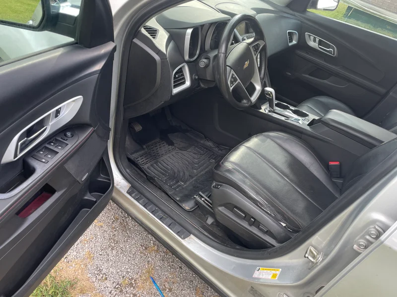 Vehicle cabin after interior detailing