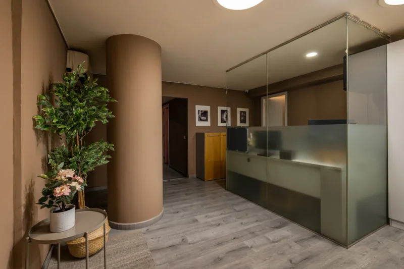 Intimate corner of the center with velvet furnishings