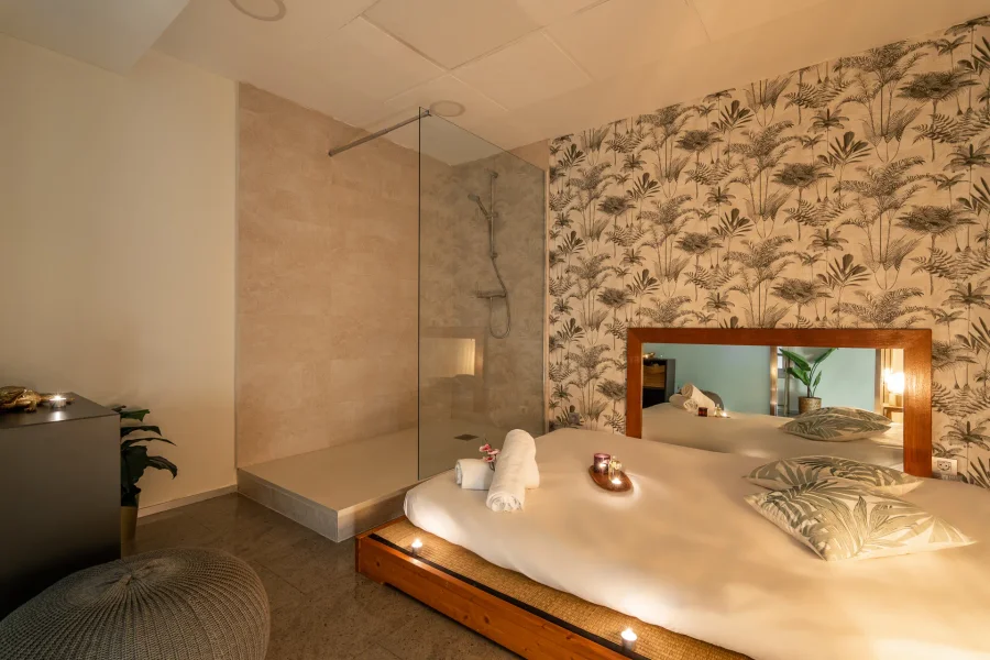 Salon de massage aux tons neutres