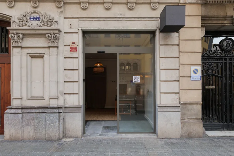 Entrance to Iki Thai Massage Spa in Barcelona