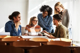 Top 20 side hustles for college students