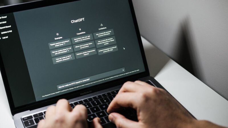 ChatGPT login and sign up page screenshot.