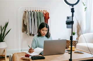 How to sell t-shirts online without inventory in 2026