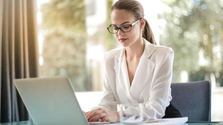 How to find suppliers for your eCommerce business in 2026
