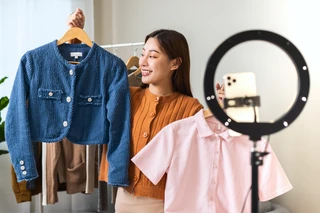 How to do LIVE selling on TikTok (POD seller’s guide)