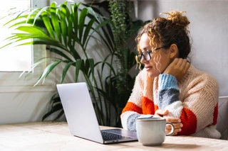 Elevate your income with a dropshipping side hustle in 2026 [With expert tips]