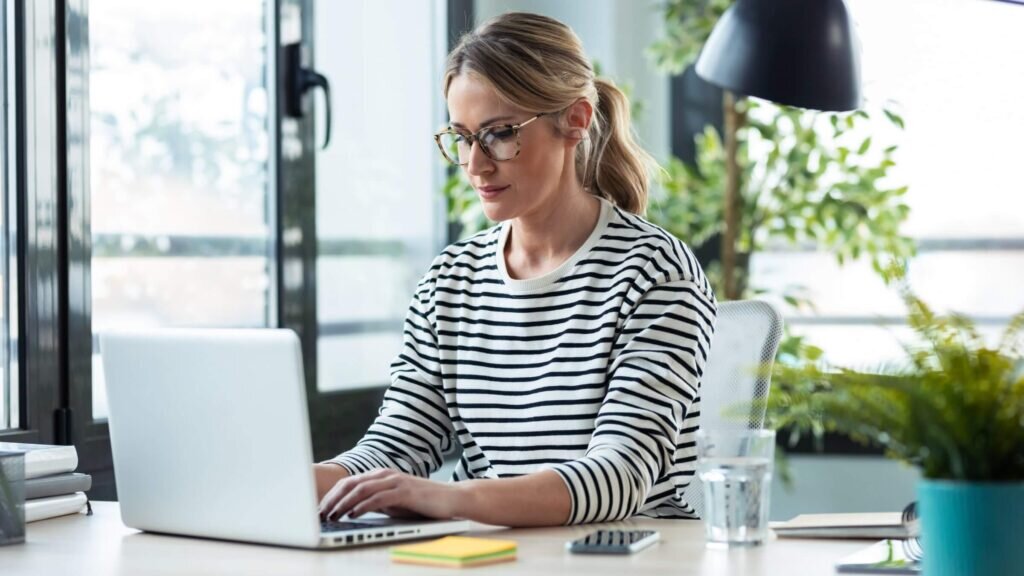 How to make money online for beginners: 25 Ways to make extra cash 3